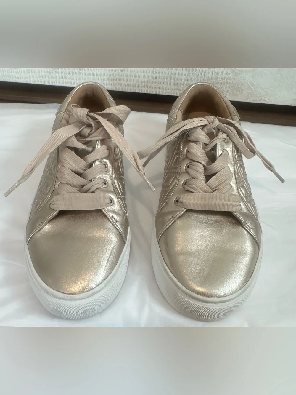 Tory Burch Metallic Gold Quilted Leather Lace Up Sneakers Women’s Size 8M